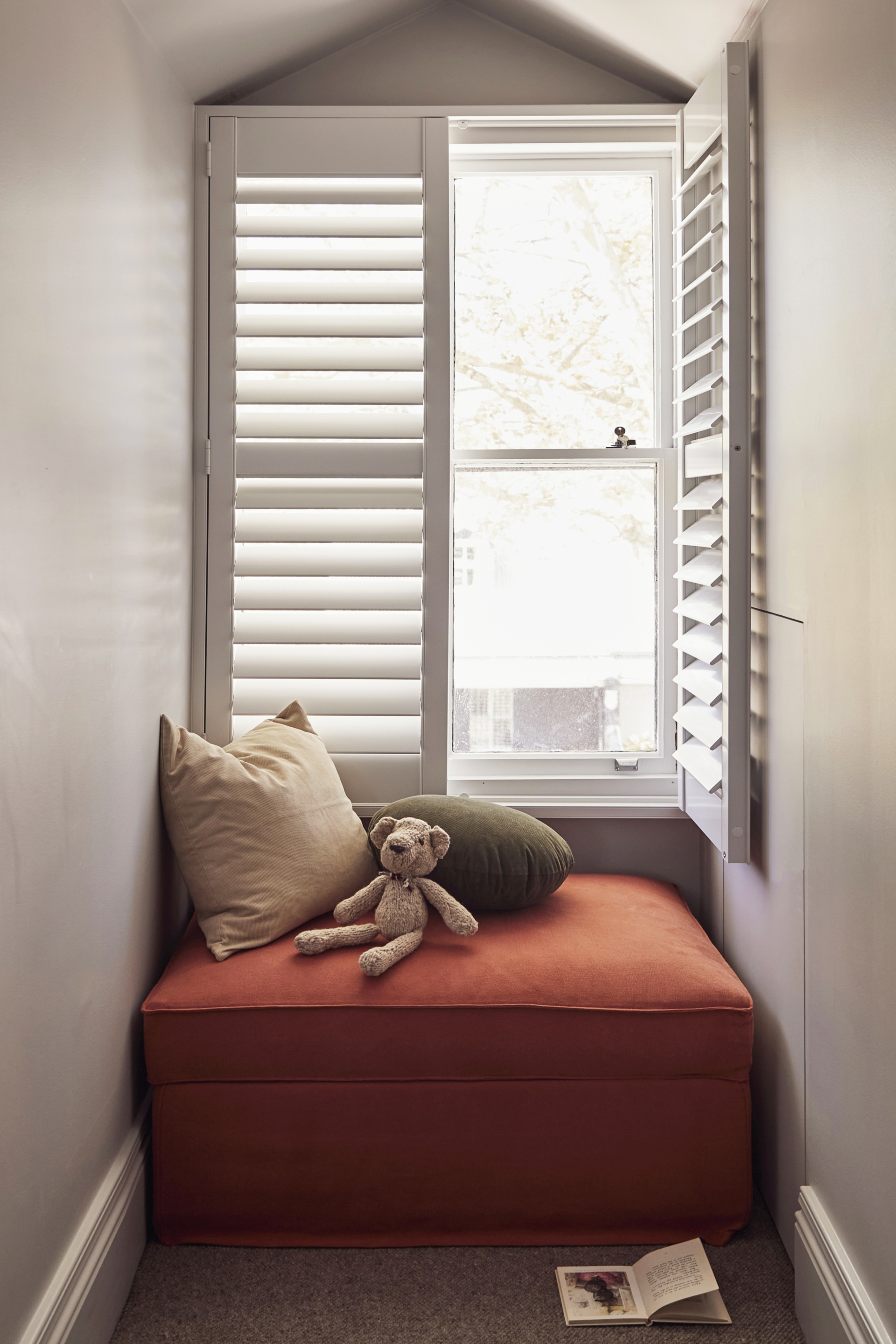 Elle Lovelock home renovation nursery window seat