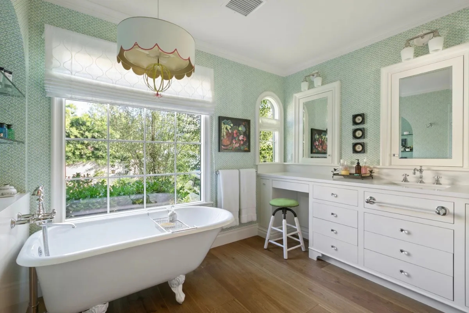 Emma Stone LA home freestanding bath