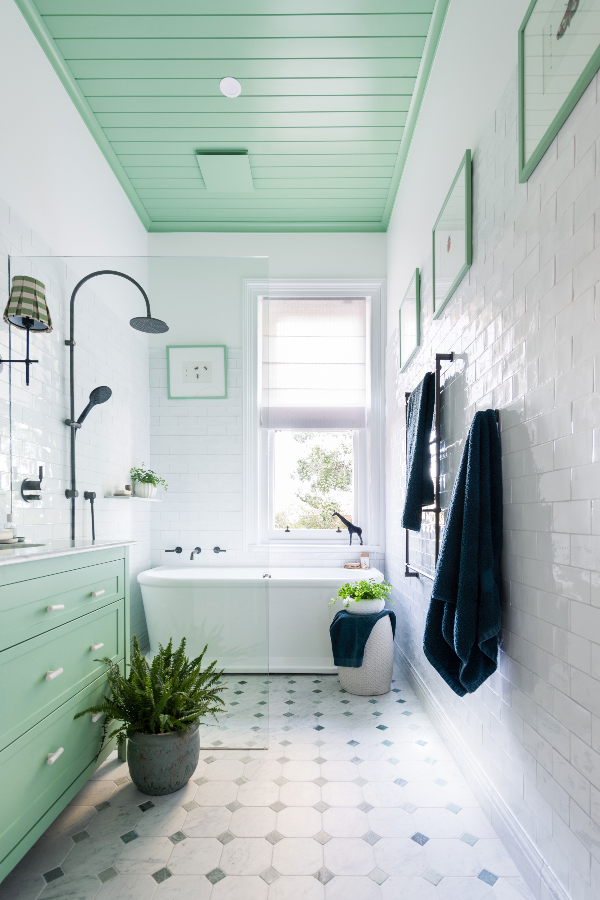 Sheila Smith's green bathroom. 