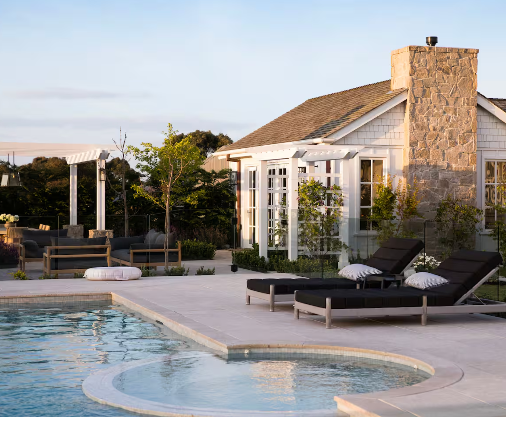 Best Airbnb Victoria with an outdoor pool, Oakstone Estate Mornington