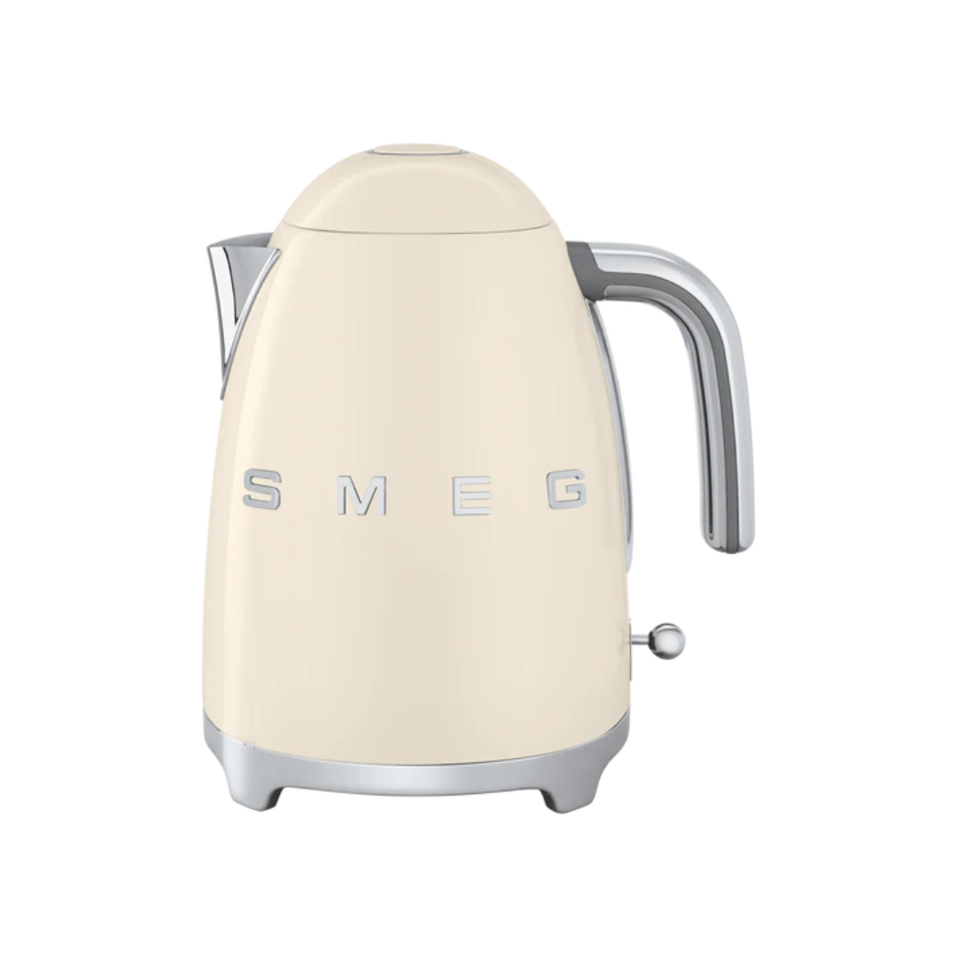 Product Image of the Smeg 50s Retro Style Kettle as part of the best Black Friday appliance sales
