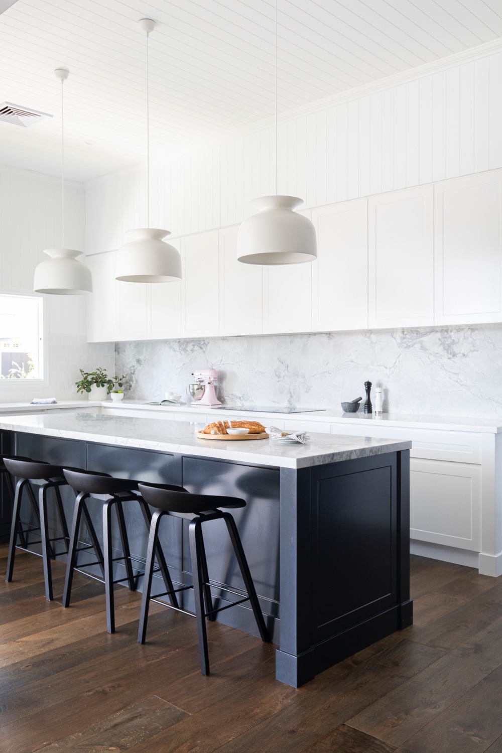 Minimalist black and white marble kitchen